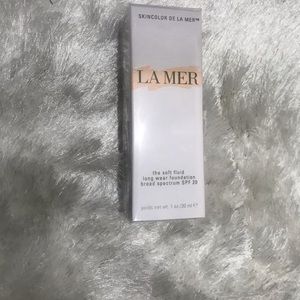 La Mer foundation shade 170. Used once wrong shade .